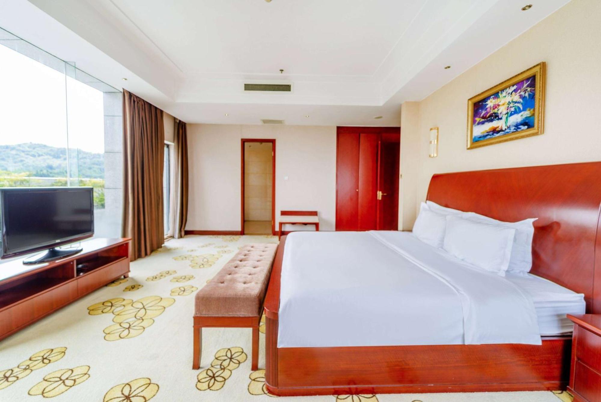 Ramada Plaza By Wyndham Chongqing West Hotel Exterior foto